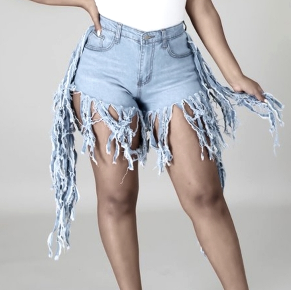 Frayed Denim Shorts - Picture 3 of 5